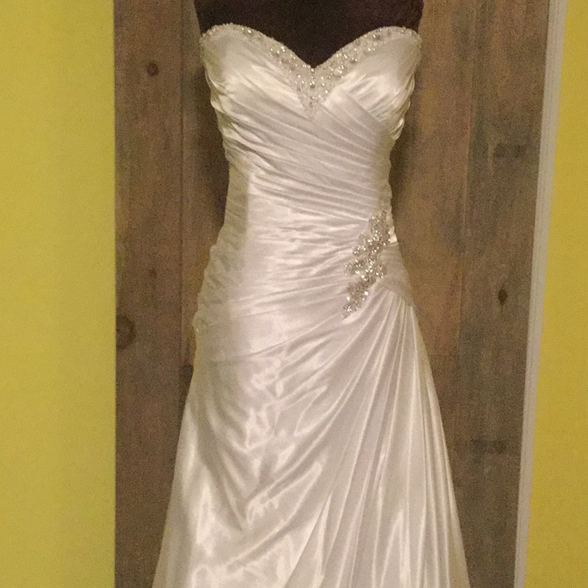 Strapless Sweetheart Neckline Wedding Gown